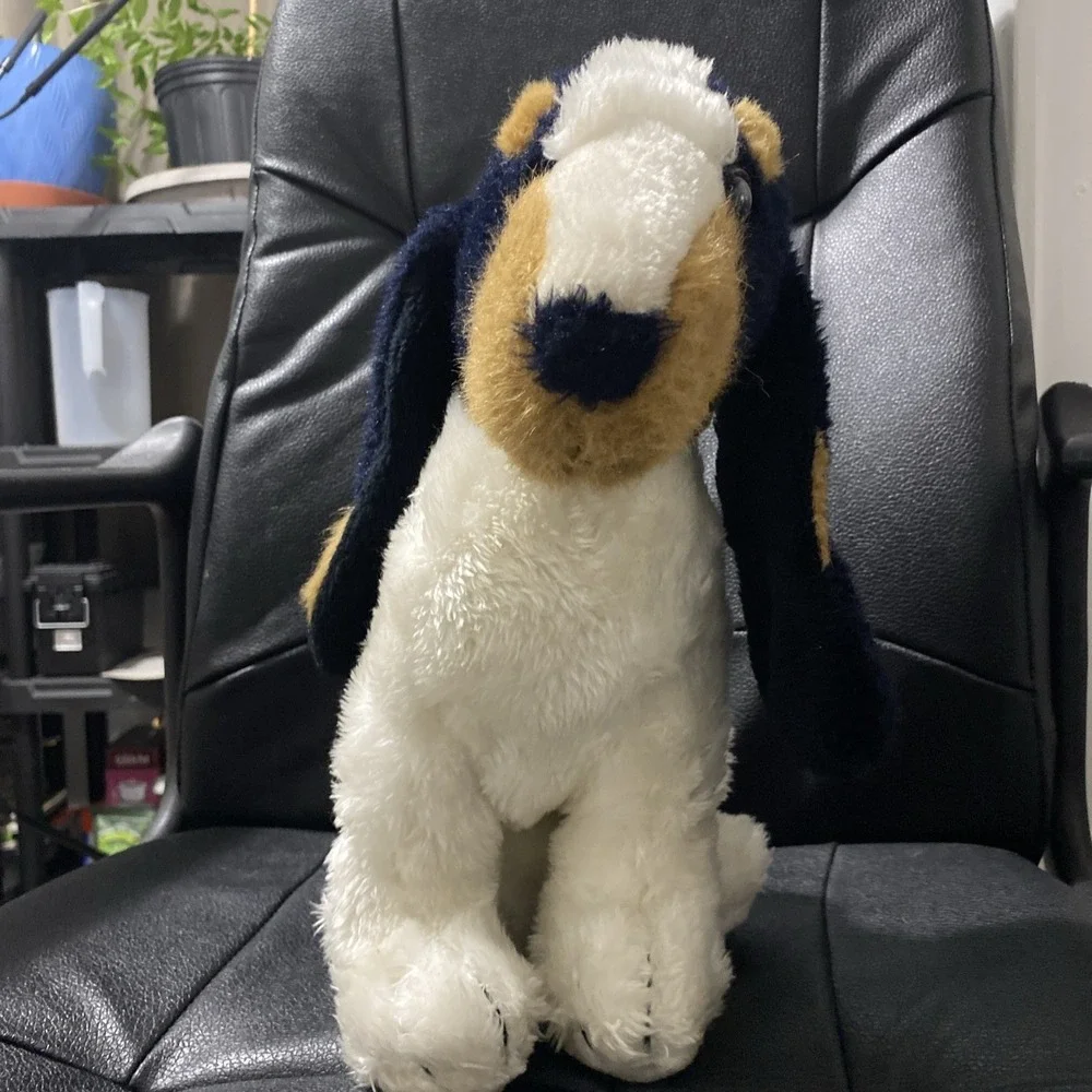 Vintage 1981 Wallace‎ Berrie Basset Hound / Beagle Dog Plush Stuffed Animal
